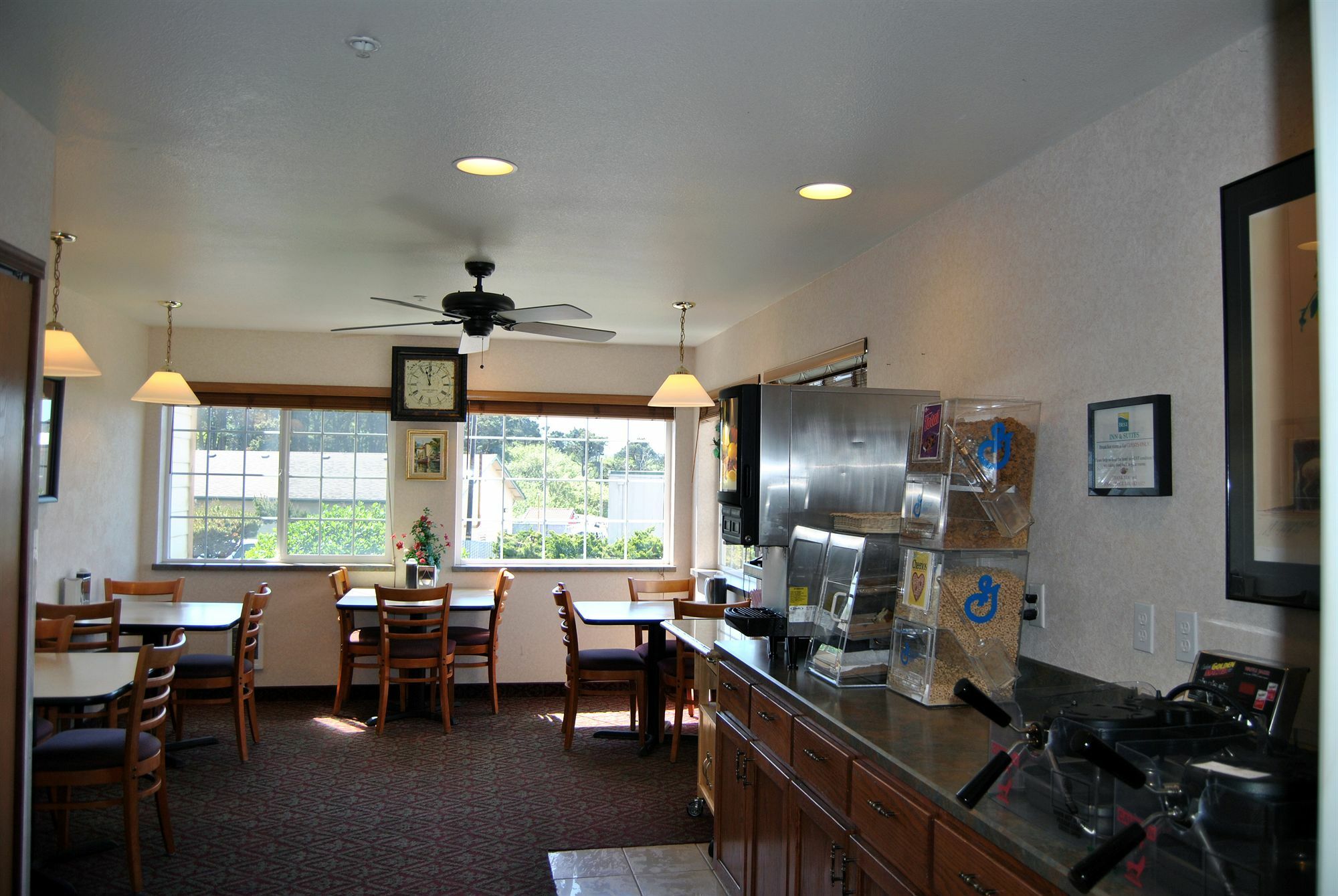 Paradise Inn & Suites At Lincoln City Buitenkant foto